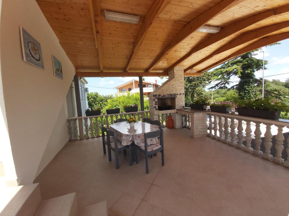 Apartman Ana Stinjan Luaran gambar