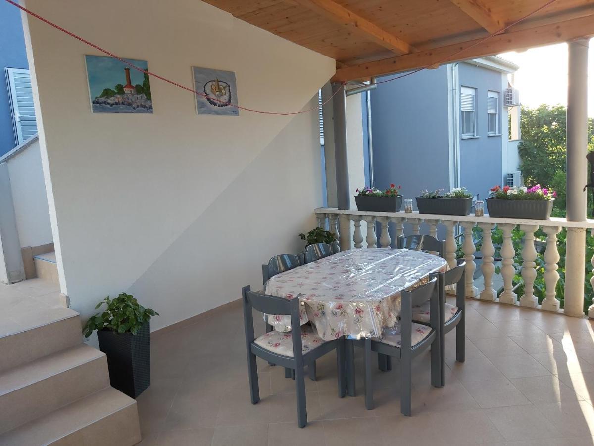 Apartman Ana Stinjan Bilik gambar