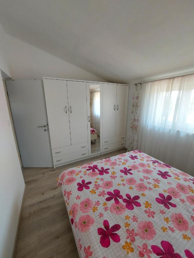 Apartman Ana Stinjan Luaran gambar