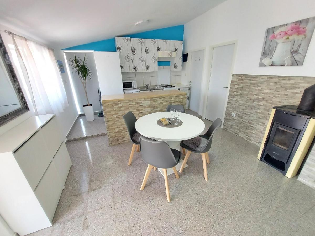 Apartman Ana Stinjan Luaran gambar