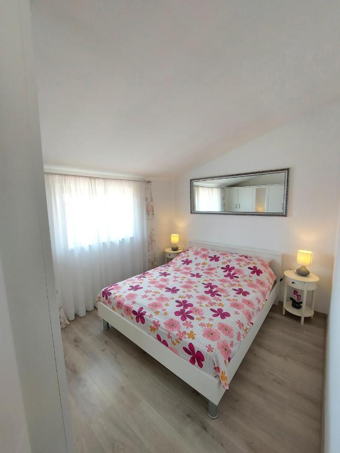 Apartman Ana Stinjan Luaran gambar